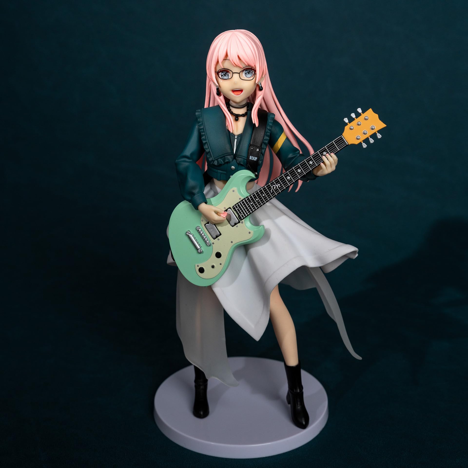 Amazon.co.jp: 千早愛音ギター少女フィギュアVer.1/7高さ約